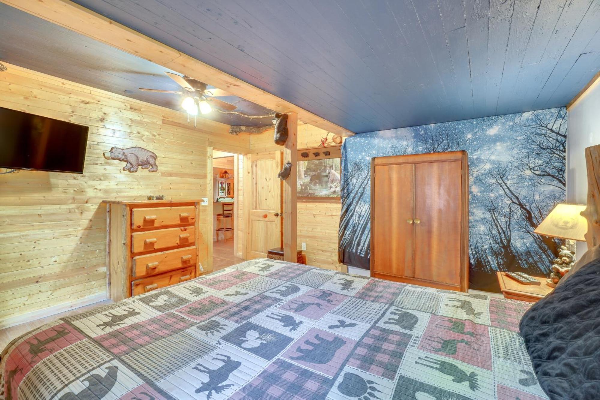 Just Fur Relaxin Sevierville Cabin With Hot Tub! Exterior photo